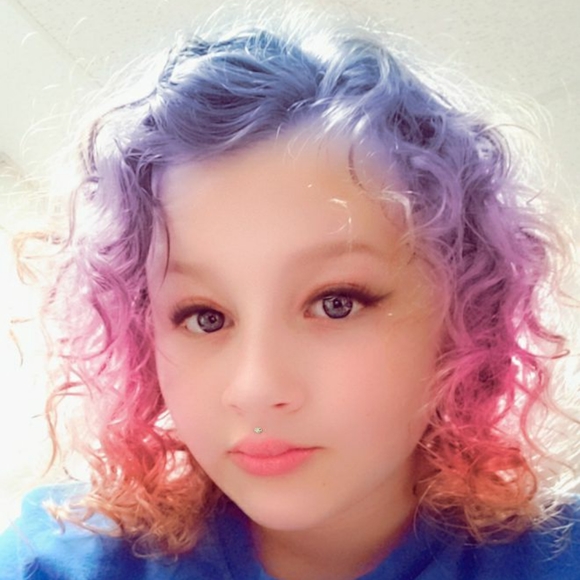 Meet your Posher, Andrea - Picture 4 of 4